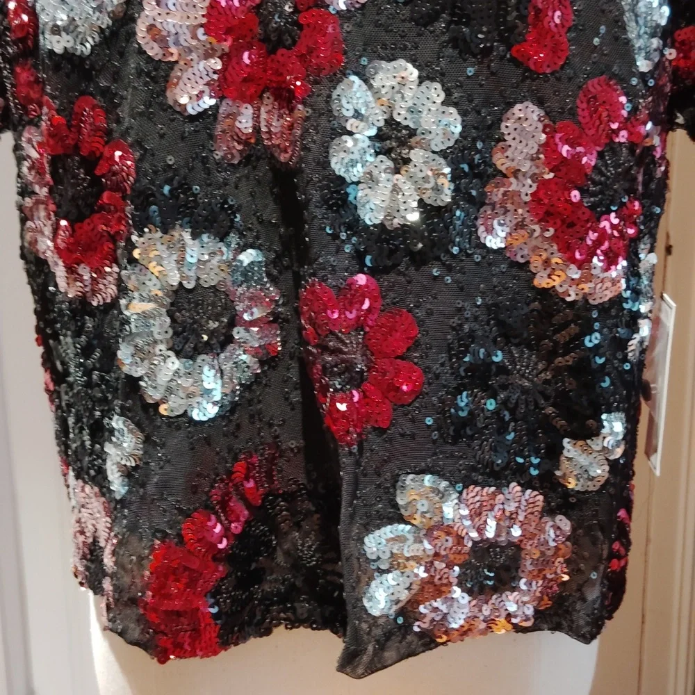 Premier Amour Floral Patterned Sequinned Blouse.